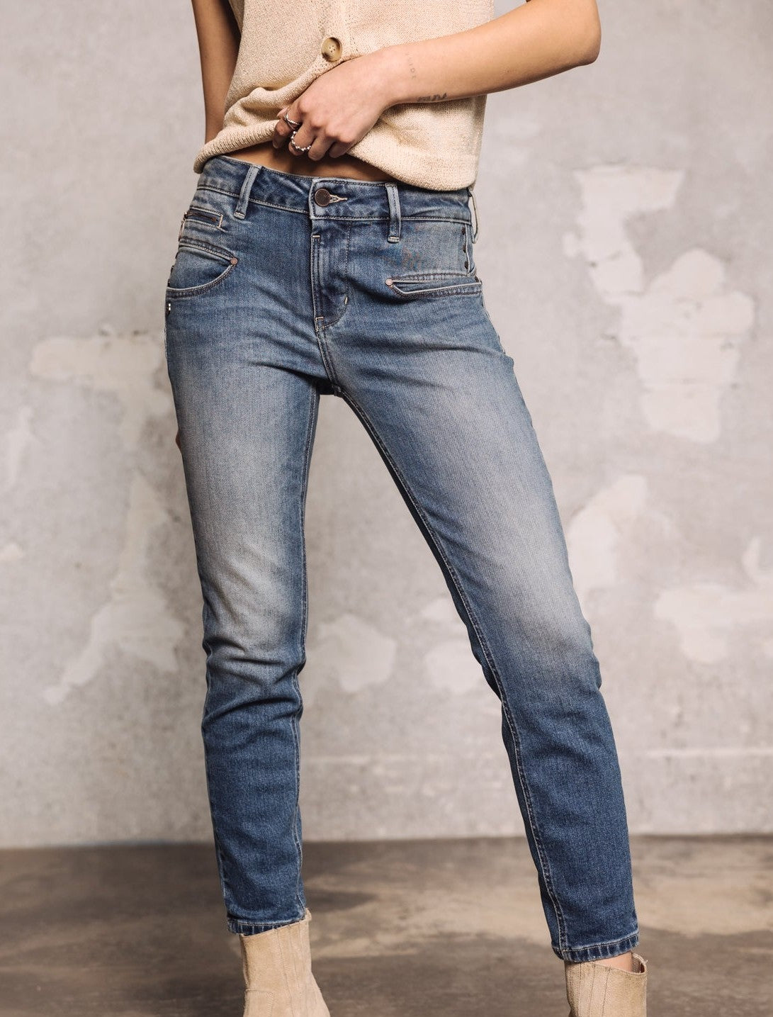 Jean ALEXA Sicillian